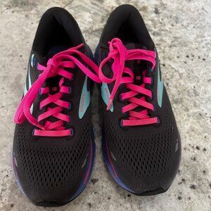 Women's BROOKS Running Shoes 6.5m